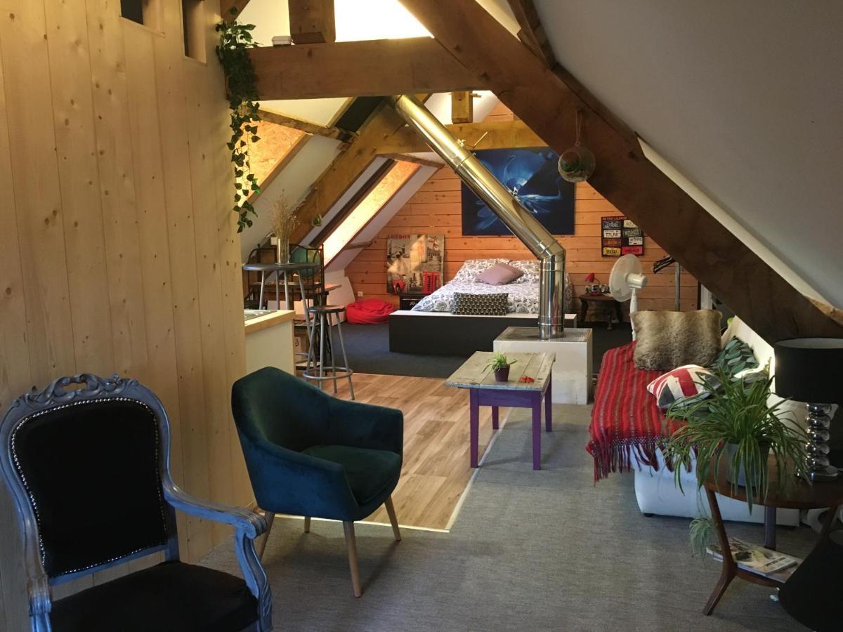 Chez Fred Avec Vue Sur Le Chateau Angles-sur-l'Anglin Exterior photo